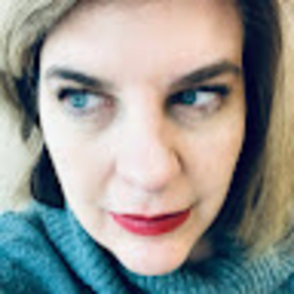 Meet your Posher, Maura